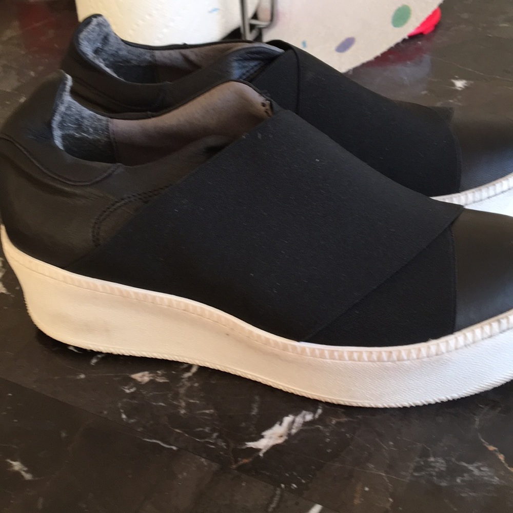 reallly comfortable shoes almost new